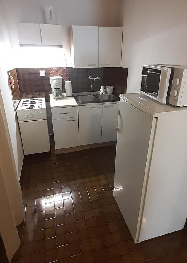 Apartamento Ina 2 Funtana Exterior foto